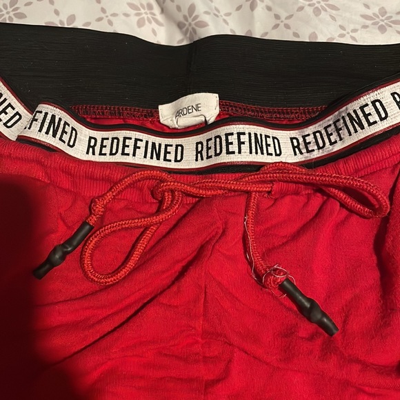 Red redefined Ardennes joggers with pockets - Picture 2 of 3